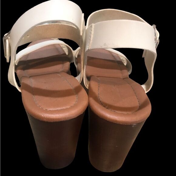 White strap sandals heels Wood bottom size 9 - Picture 4 of 5